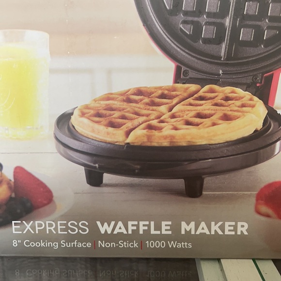 ❤️NEW!!!❤️ DASH Waffle Maker - Picture 15 of 17